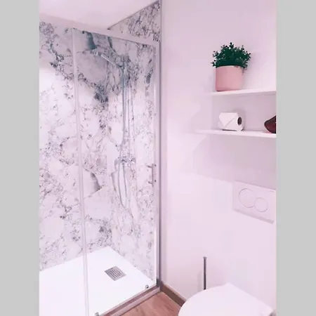 Pink ✓ Position ! Apartment
